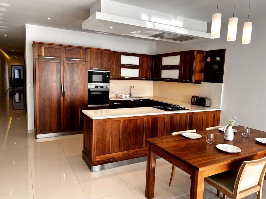 Viewline Seaview Modern 3 Bedroom Apartment マルサシュロック エクステリア 写真