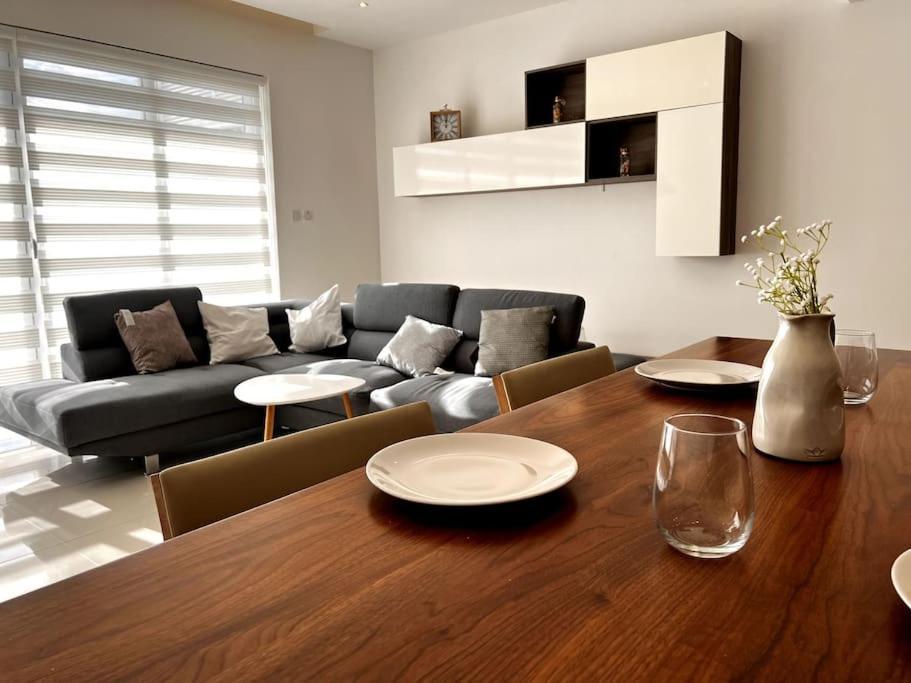 Viewline Seaview Modern 3 Bedroom Apartment マルサシュロック エクステリア 写真